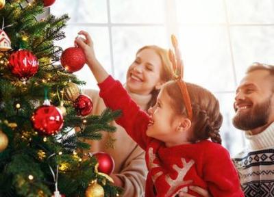 13 ایده تزئین درخت کریسمس کم هزینه و آسان